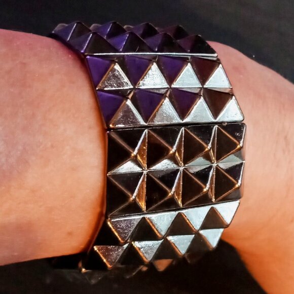 Silver Pyramid Stud 4 Row Punk Rockers Gothic Stretchy Bracelet Glam Heavy Metal - Picture 2 of 11